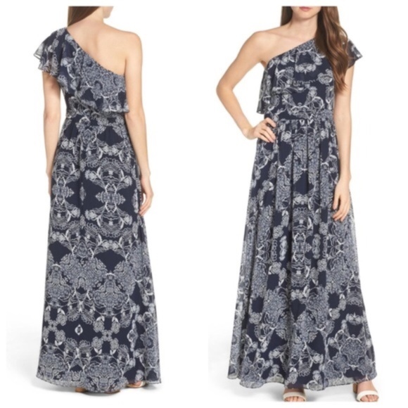 Vince Camuto Dresses & Skirts - Vince Camuto One Shoulder Navy/White Maxi Dress